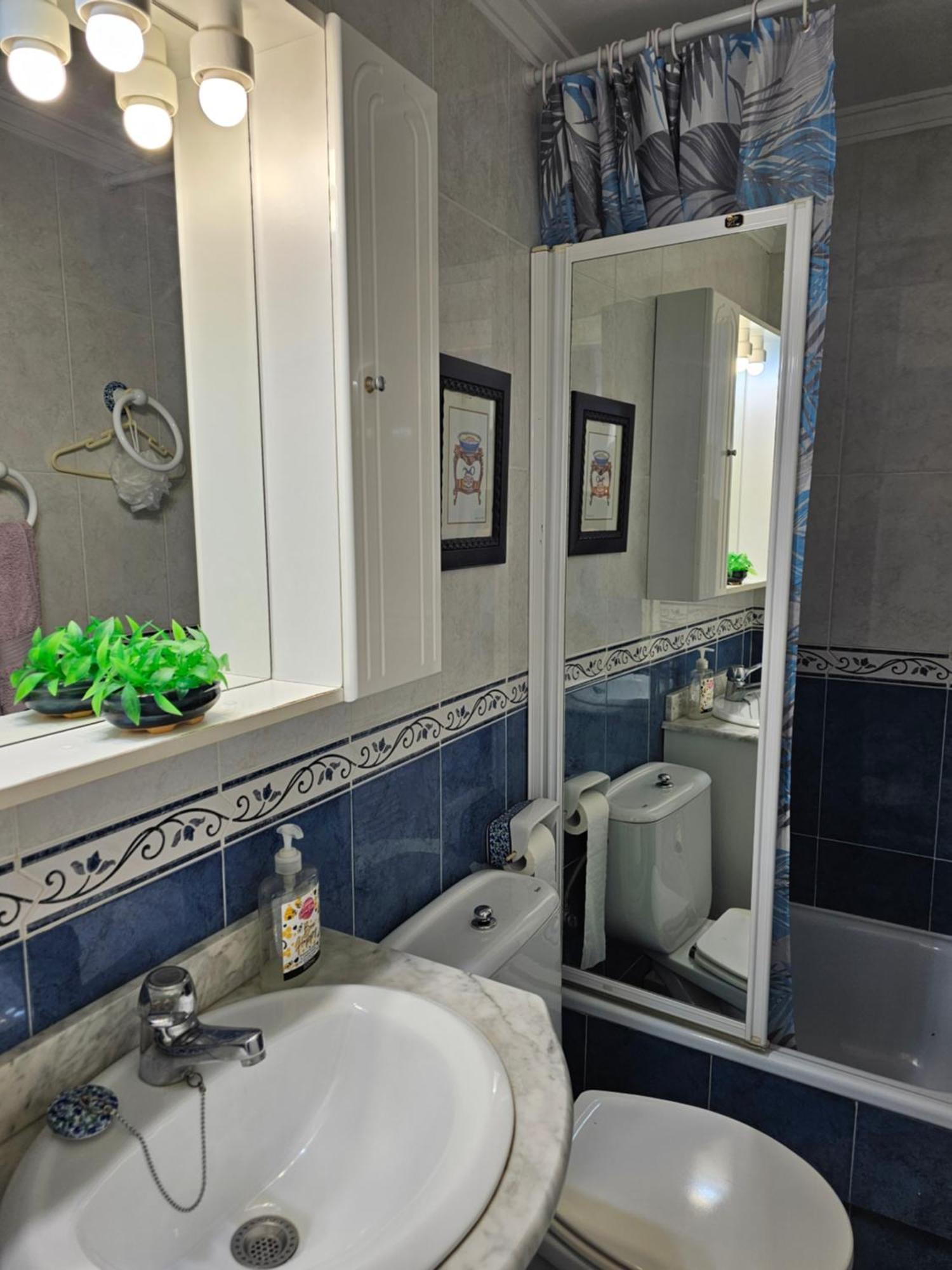 Rymlig Laegenhet Foer 7,8 Persons In Boliches, Fuegirola Apartment *